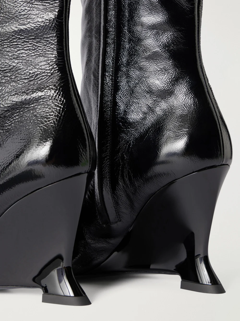 Close-up detail of the Balmain Crinkled-leather Knee Boots
