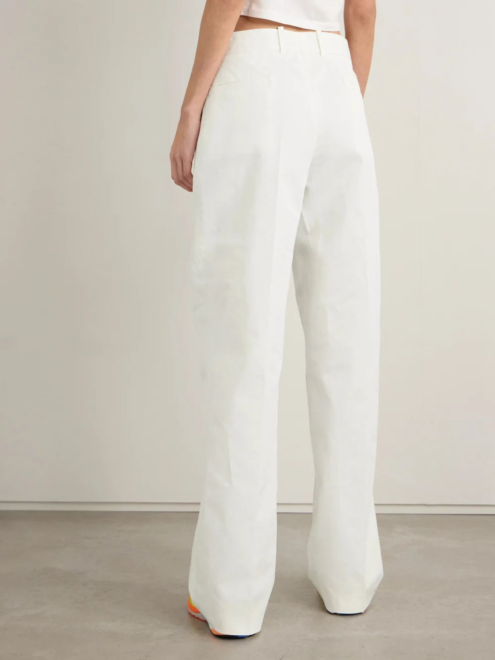 Back view of the Bettter Everest Pleated Cotton-twill Straight-leg Pants