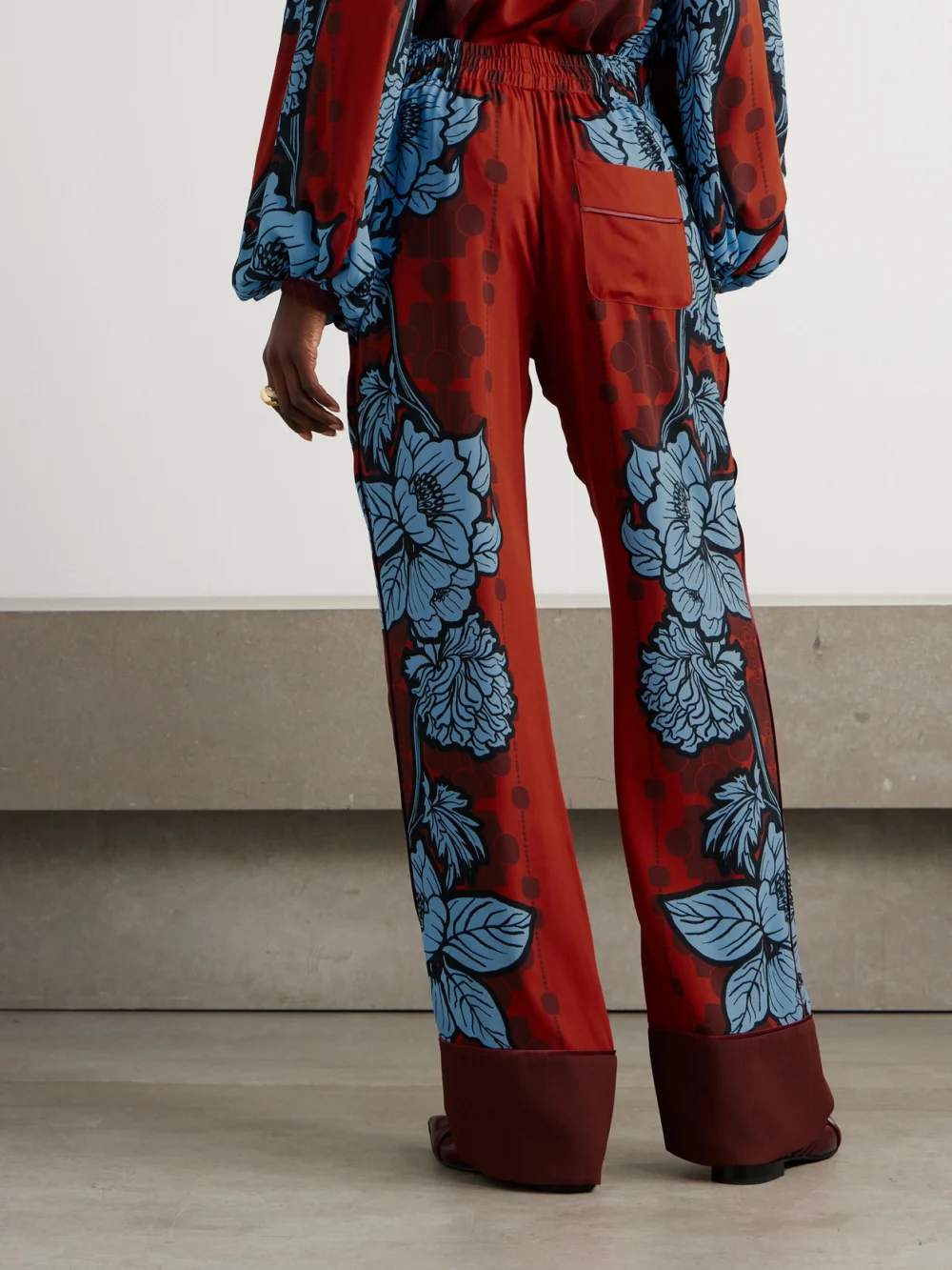 Back view of the Borgo de Nor Havana Floral-print Satin-trimmed Crepe De Chine Pants