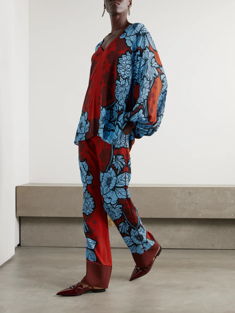 Borgo de Nor Havana Floral-print Satin-trimmed Crepe De Chine Pants, worn by a model