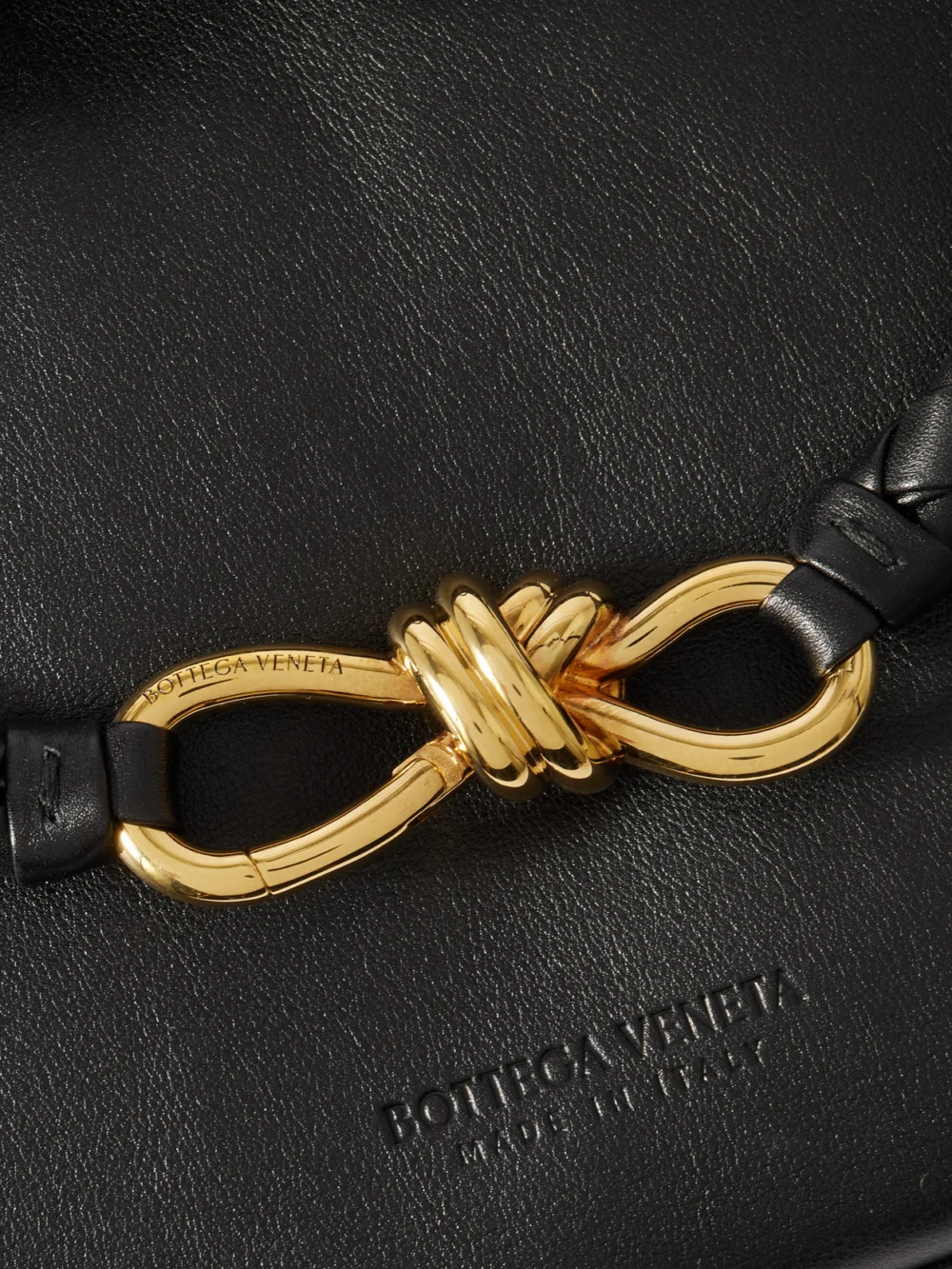 Close-up detail of the Bottega Veneta Ciao Ciao Medium Intrecciato Leather Top-handle Bag