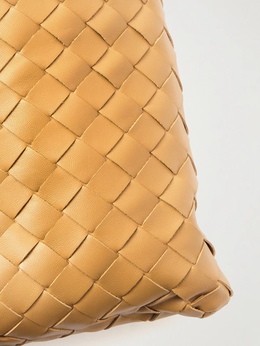 Close-up detail of the Bottega Veneta Hop Small Intrecciato Leather Tote