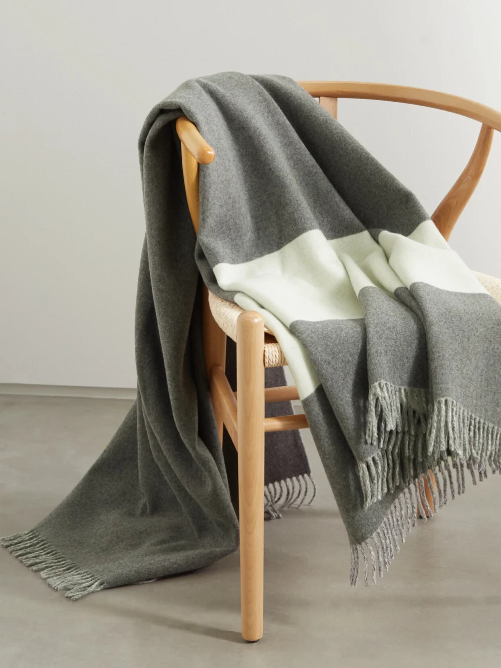 Brunello Cucinelli Fringed Cashmere Blanket in off-white