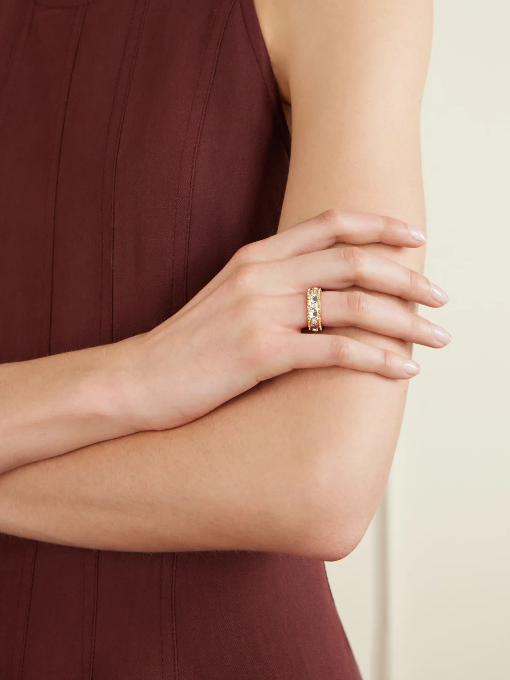 Buccellati Capri Eternelle 18-karat Yellow and White Gold Diamond Ring, styled view