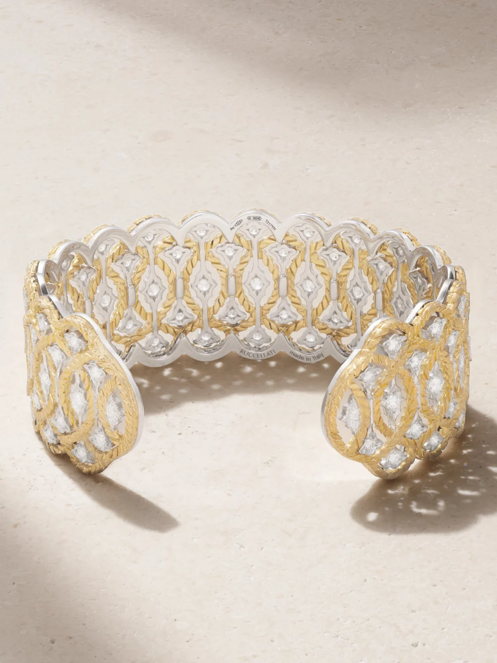 Back view of the Buccellati Étoilée 18-karat Yellow and White Gold Diamond Cuff