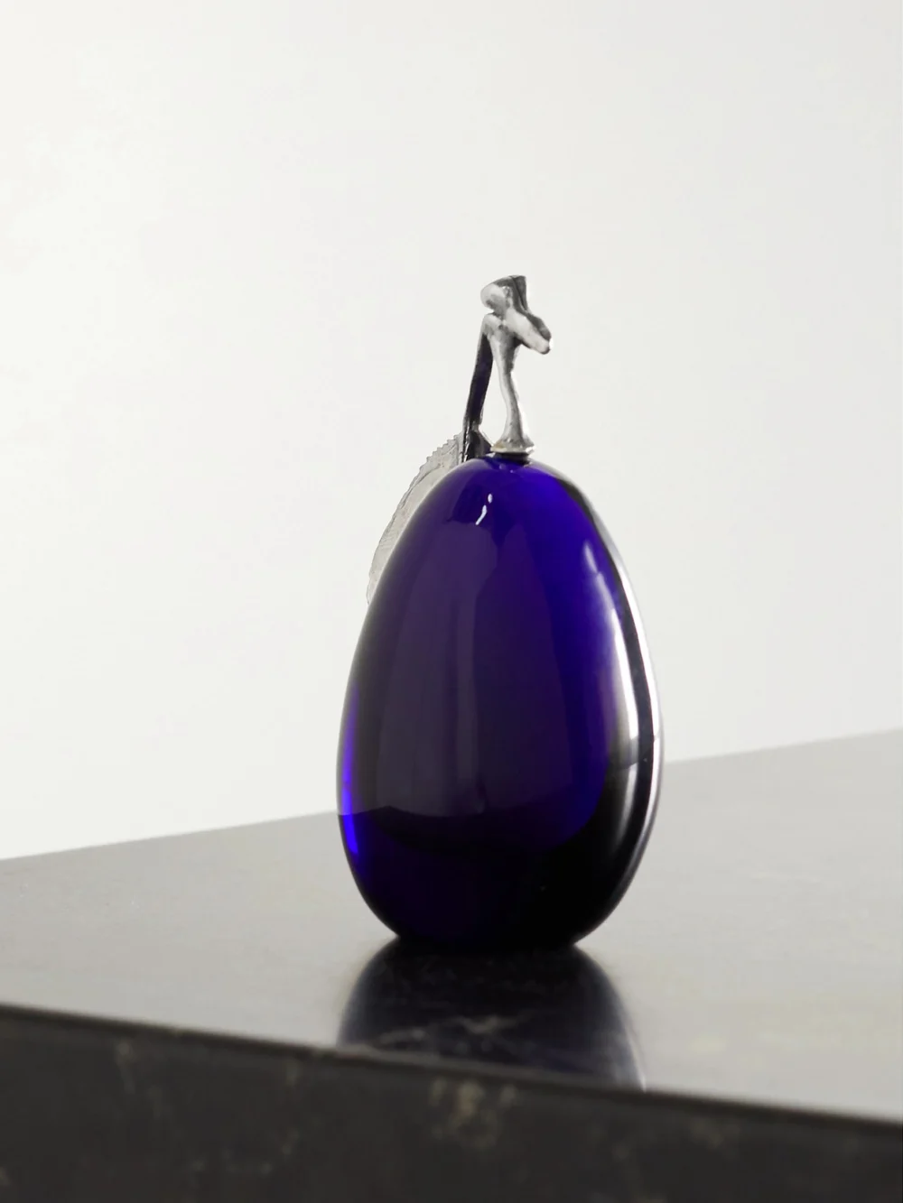 Back view of the Buccellati Plum Sterling Silver and Glass Table Marker