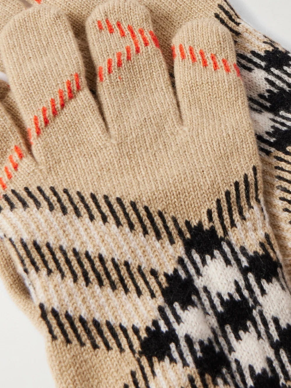Close-up detail of the Burberry Checked Cashmere-blend Gloves