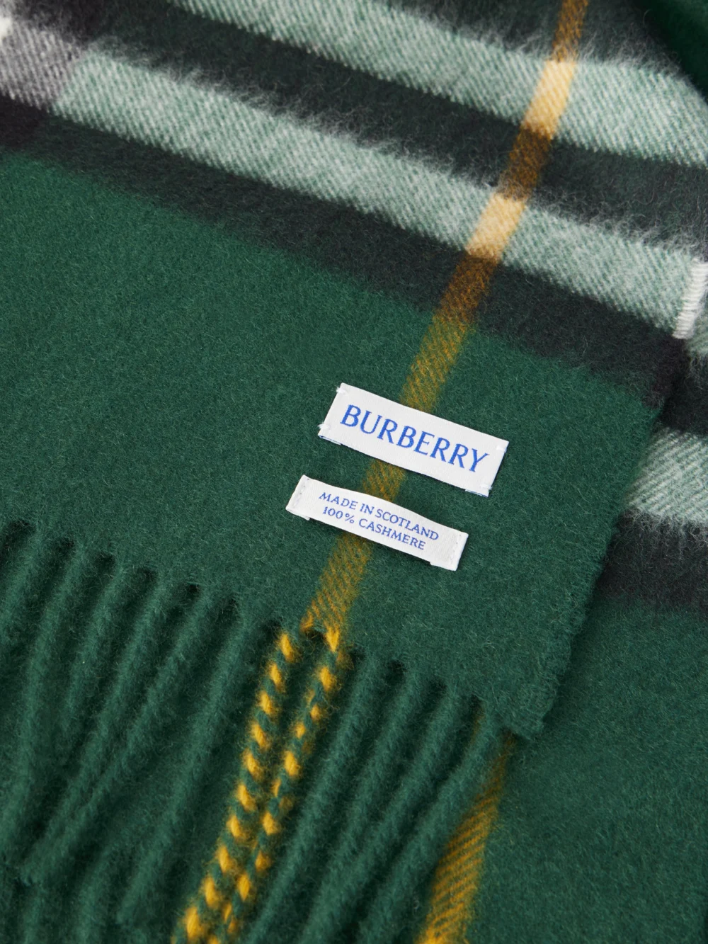 Close-up detail of the Burberry Giant Fringe-detail Checked Cashmere Scarf