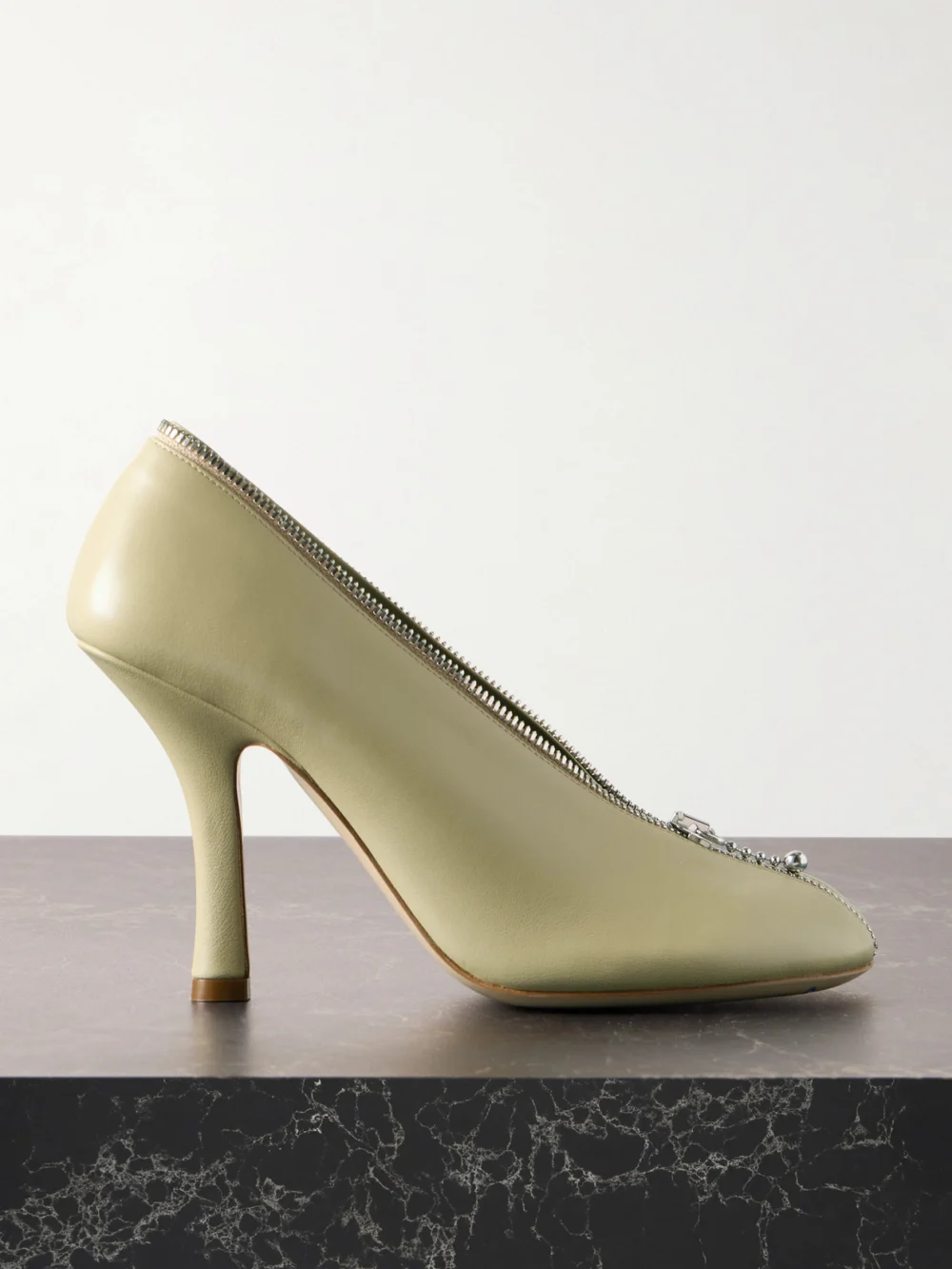 Burberry Zip-embellished Leather Pumps in beige