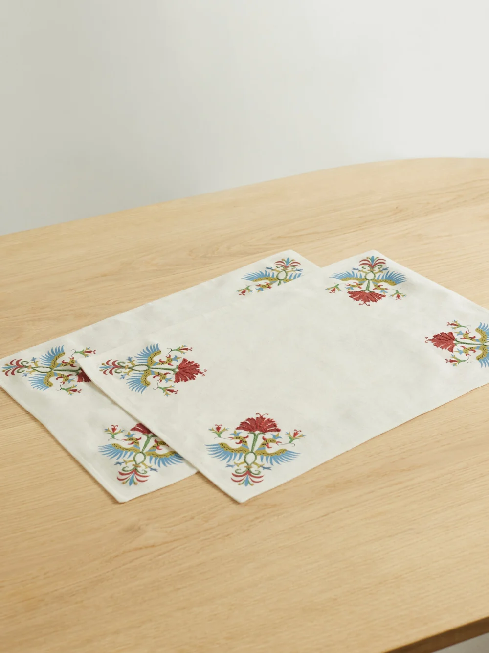 Cabana Benaki Set of Two Embroidered Printed Linen Placemats in white