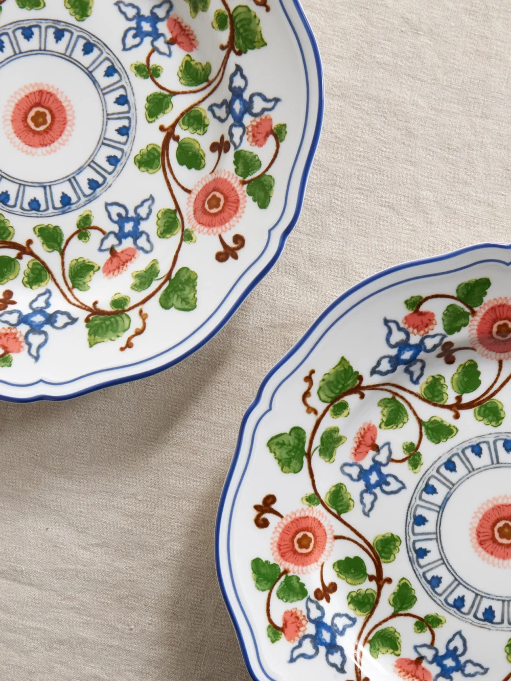 Close-up detail of the Cabana + Ginori 1735 Martina Set of Two Porcelain Dinner Plates
