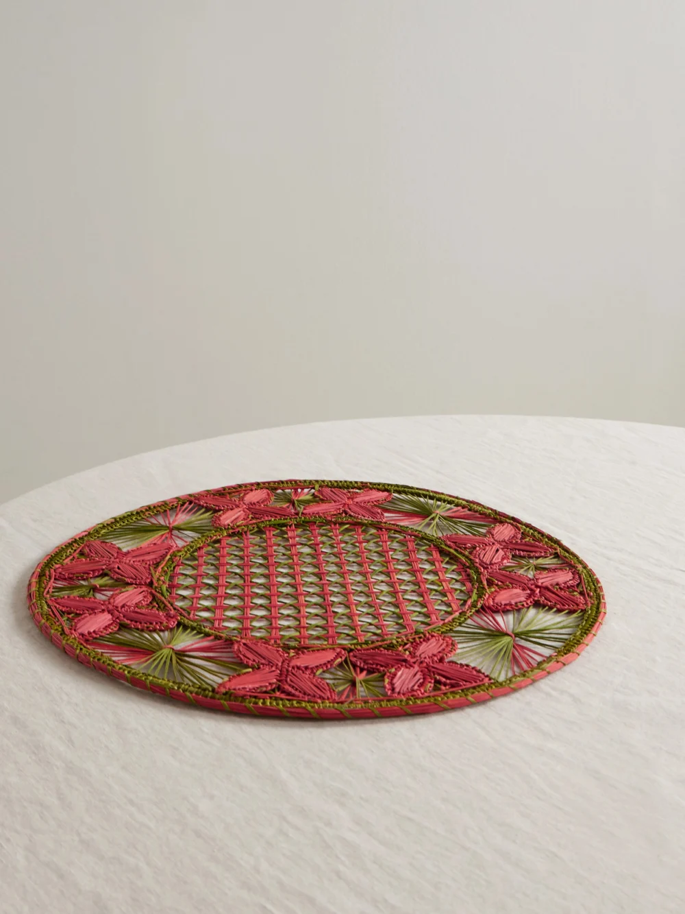 Cabana Louloudi Rattan Placemat in burgundy