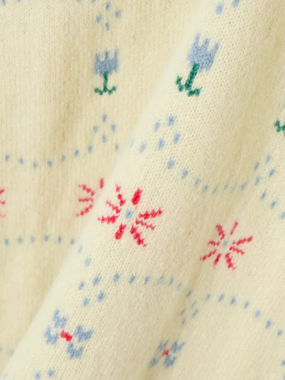 Close-up detail of the Calle Del Mar Cashmere and Silk-blend Jacquard Vest