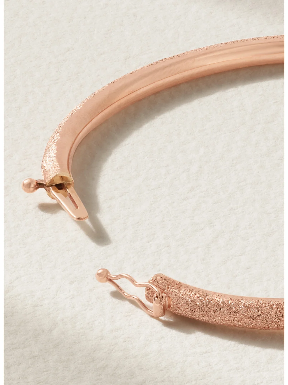 Back view of the Carolina Bucci Florentine Finish 18-karat Rose Gold Bangle