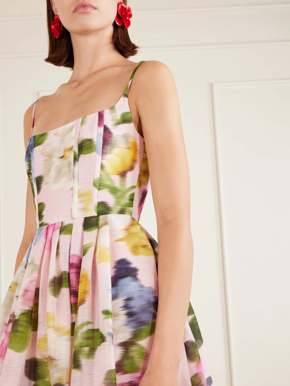 Close-up detail of the Carolina Herrera Floral-print Linen and Silk-blend Midi Dress
