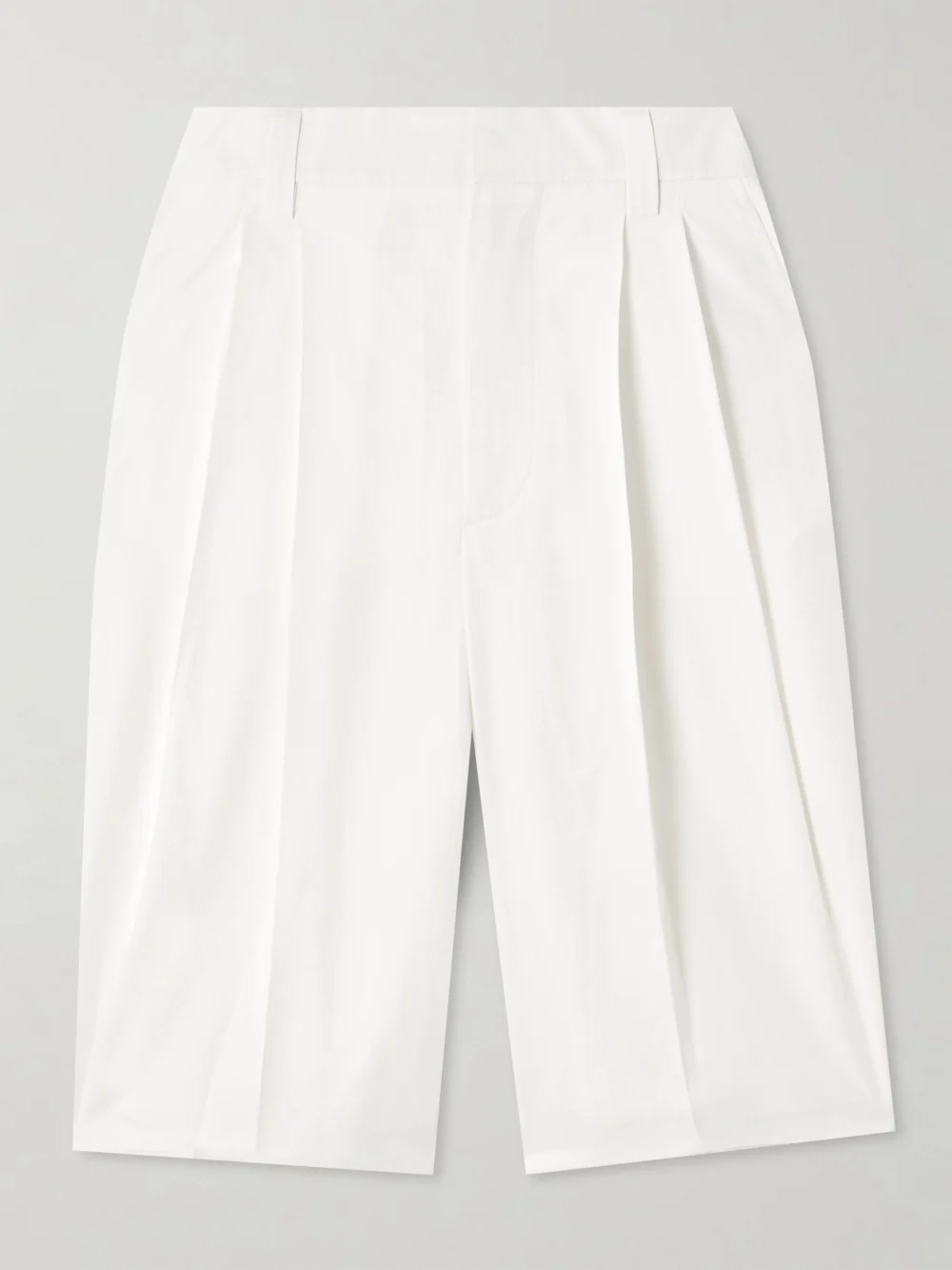 Carven Pleated Gabardine Shorts in white