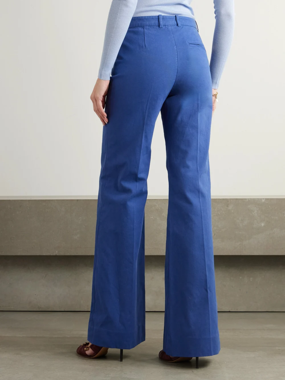 Back view of the Chloé Cotton-canvas Flared Pants