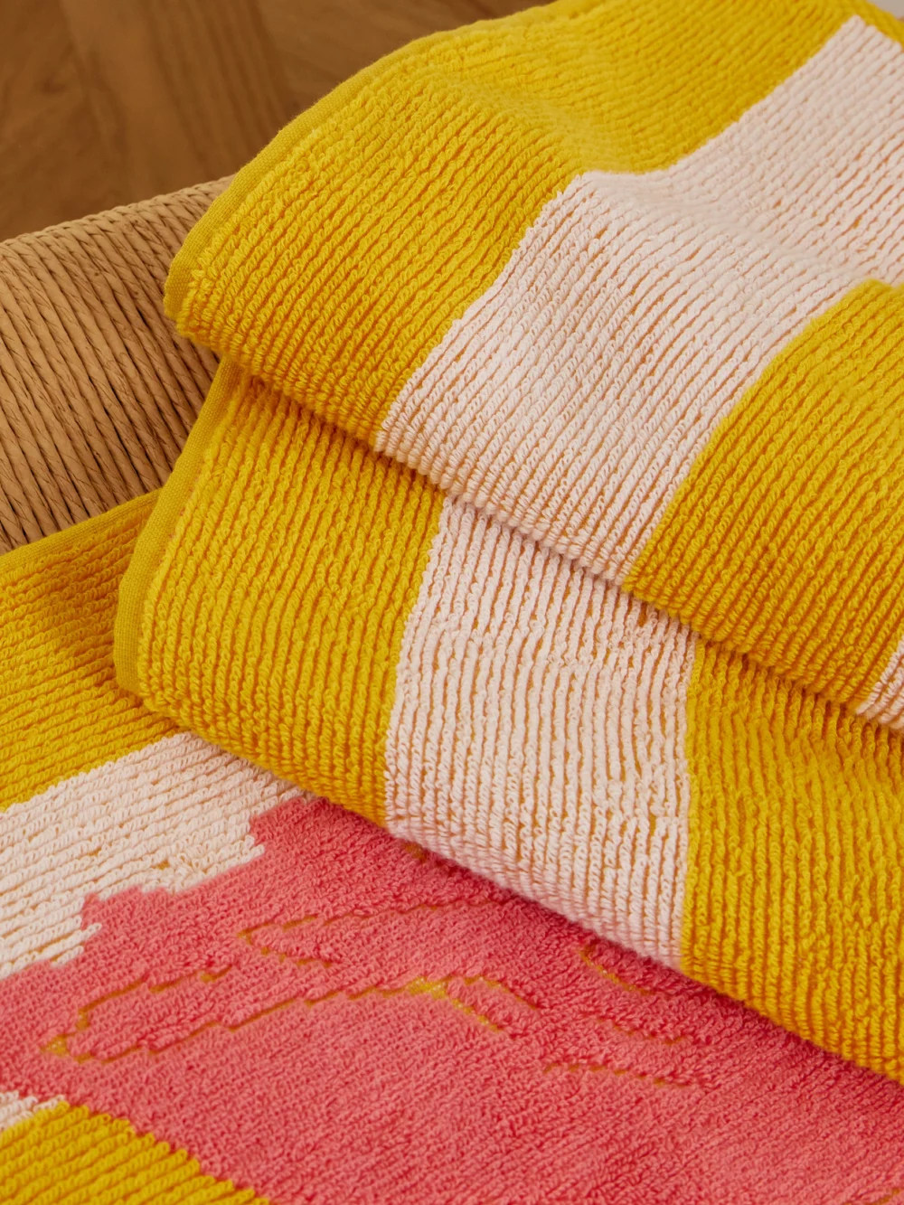 Close-up detail of the Chloé Cotton-terry Beach Towel