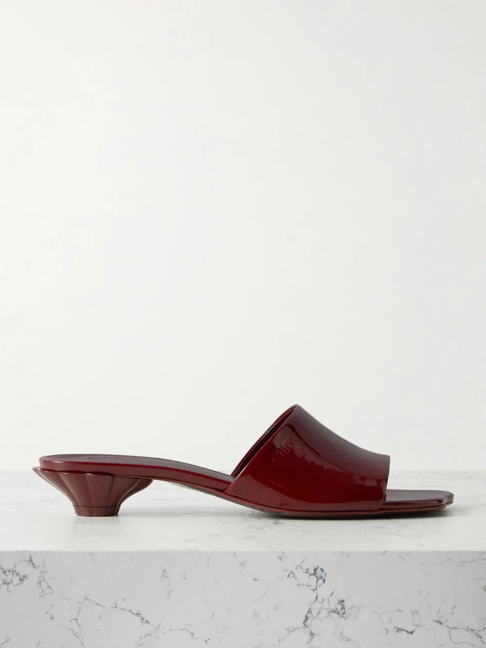 Chloé Flower Patent-leather Sandals in burgundy