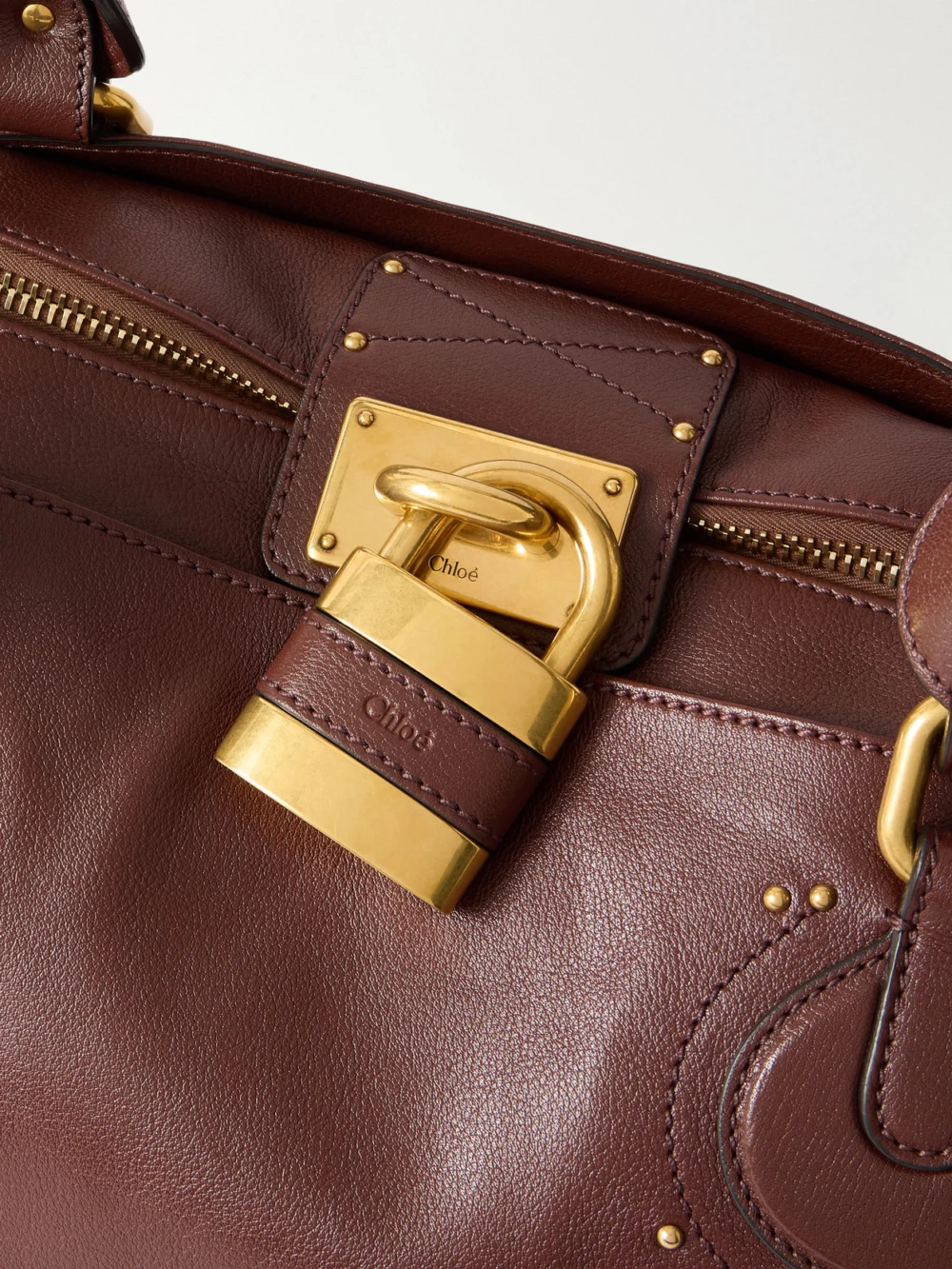 Close-up detail of the Chloé Paddington Large Locket-detail Leather Bag