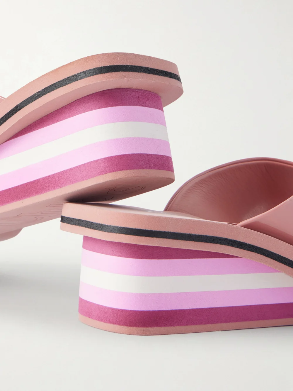 Close-up detail of the Chloé Swimming Cool Patent-leather Sandals