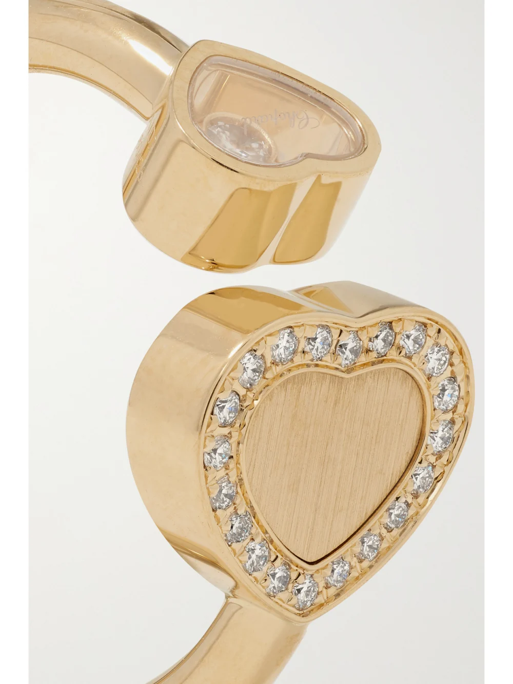 Close-up detail of the Chopard Happy Hearts 18-karat Gold Diamond Ring