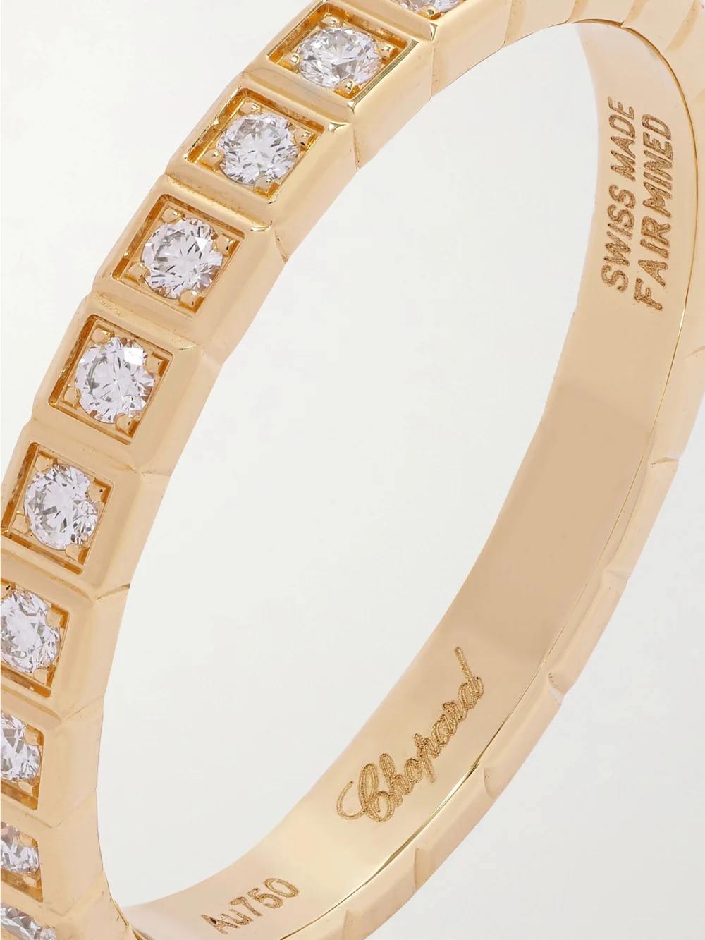 Close-up detail of the Chopard Ice Cube 18-karat Gold Diamond Ring