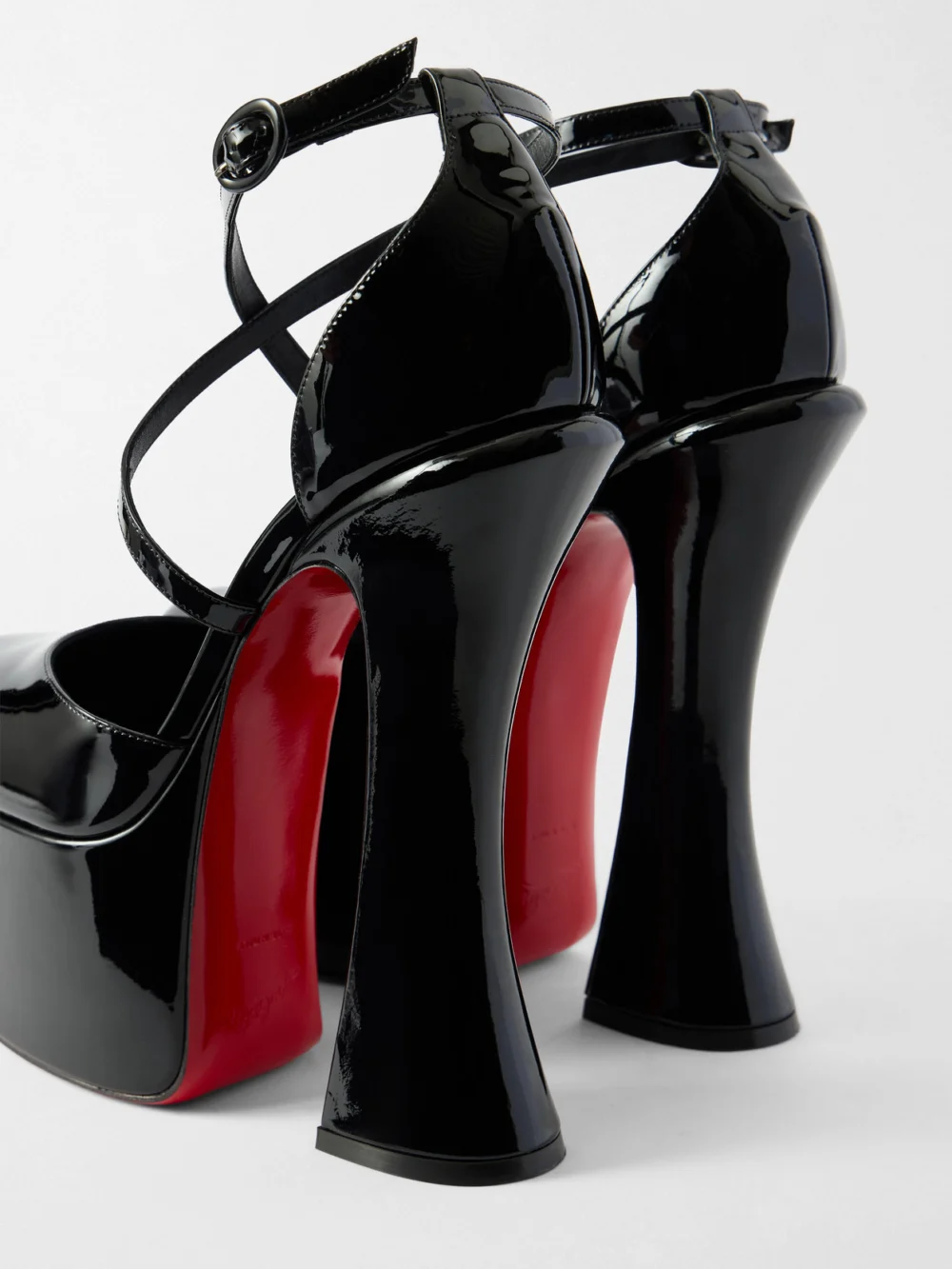 Close-up detail of the Christian Louboutin Aquadorcet 160 Patent-leather Platform Pumps
