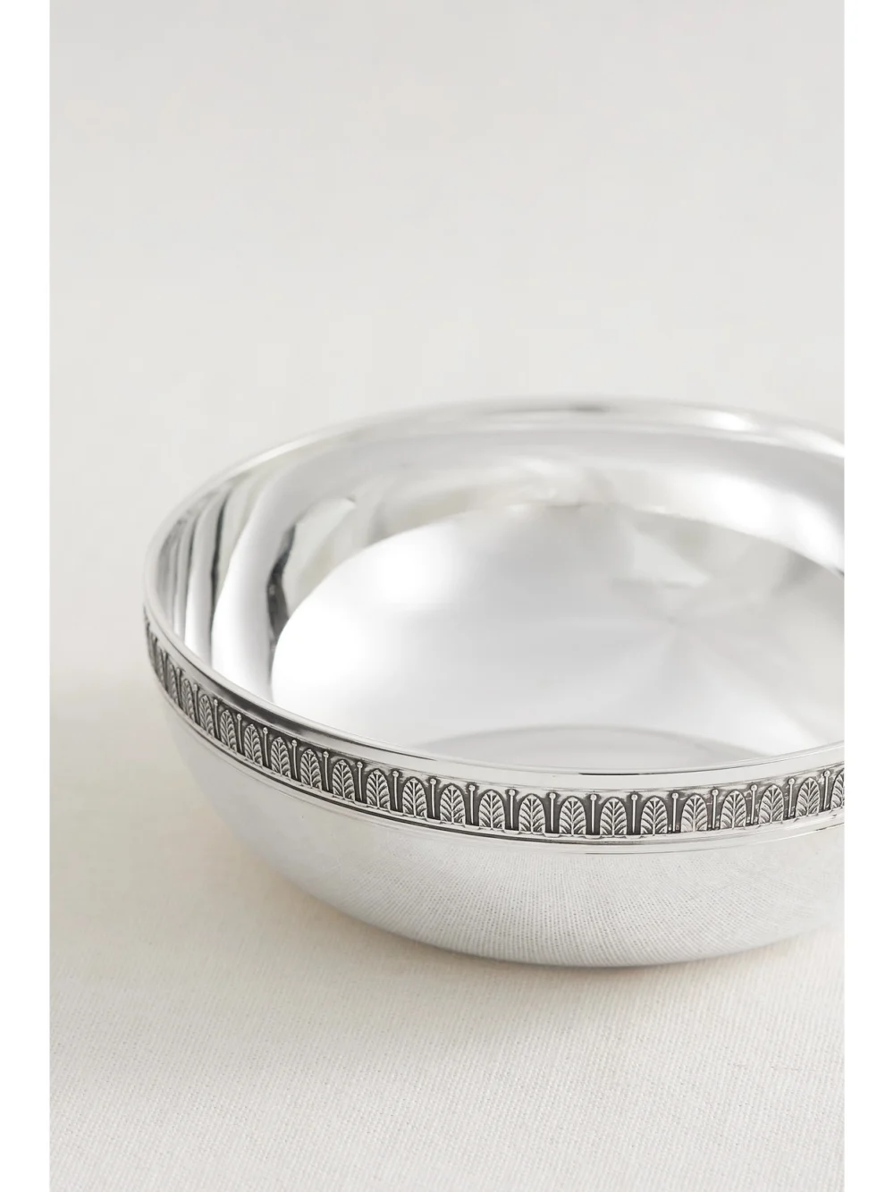Close-up detail of the Christofle Malmaison 11.5cm Silver-plated Bowl