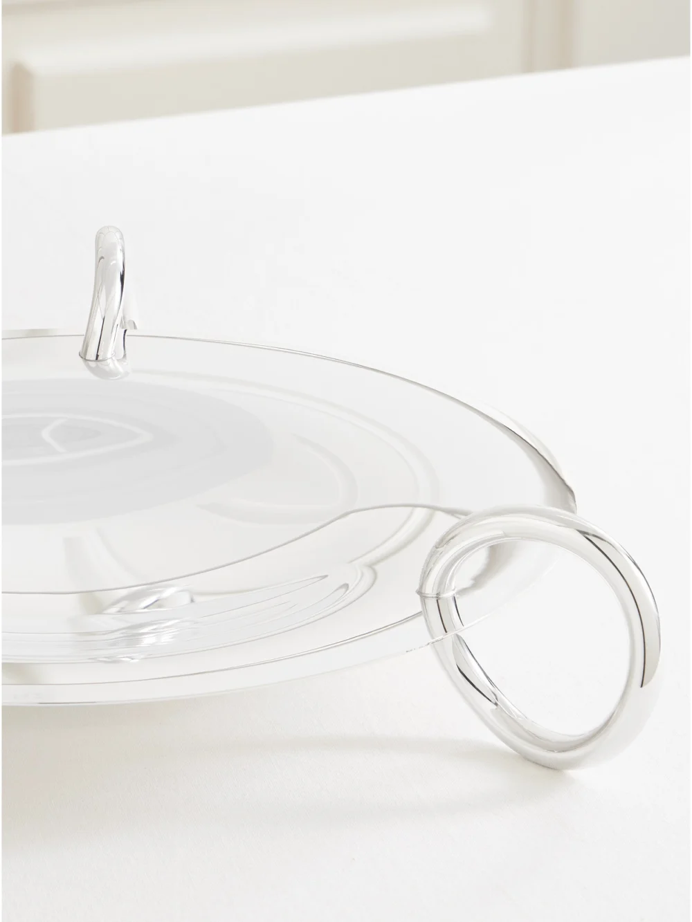 Close-up detail of the Christofle Vertigo Silver-plated Bowl