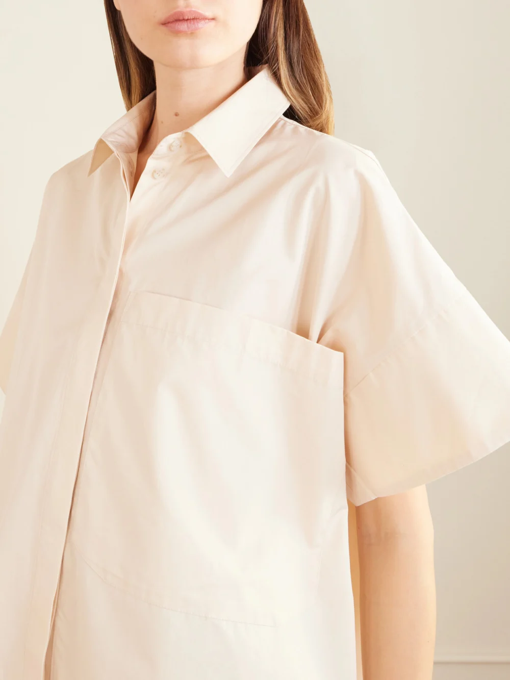 Close-up detail of the Co Cotton-poplin Shirt