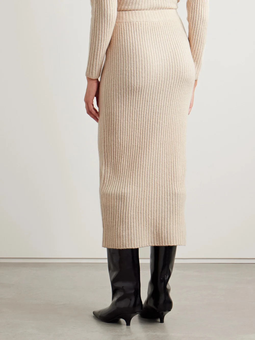 Back view of the Co Ribbed Wool-blend Midi Skirt