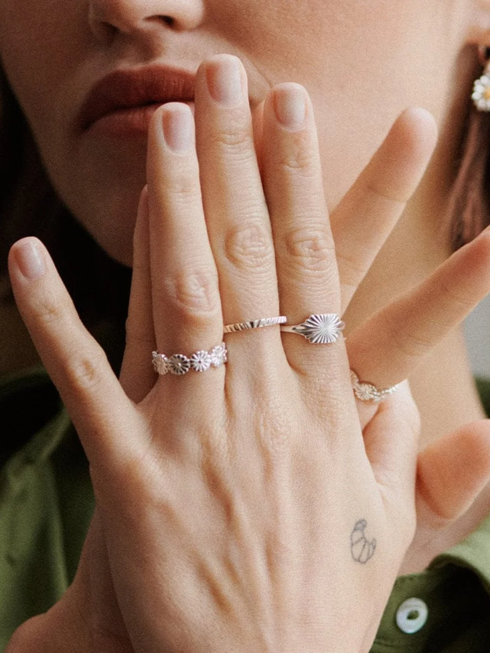 Daisy London Daisy Bloom Crown Band Ring Sterling Silver, view 4