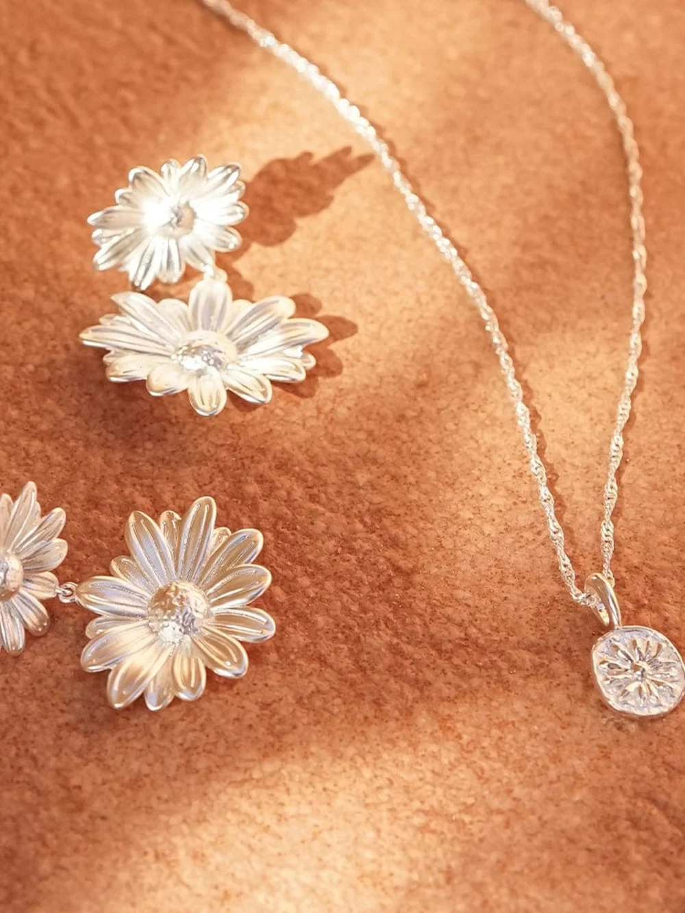 Daisy London Daisy Flower Necklace Sterling Silver, view 3