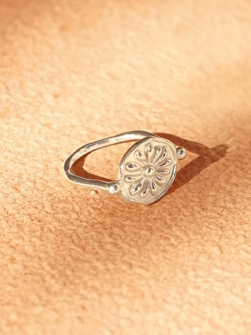 Daisy London Daisy Flower Ring Sterling Silver, view 3