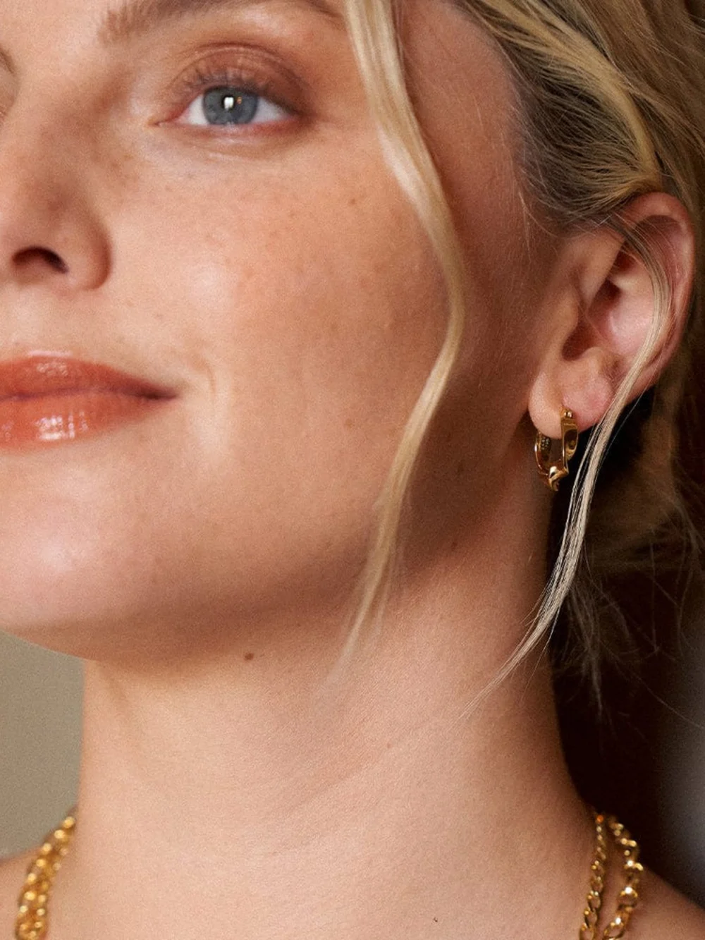 Daisy London Estée Lalonde Flow Hoop Earrings 18ct Gold Plate, view 2