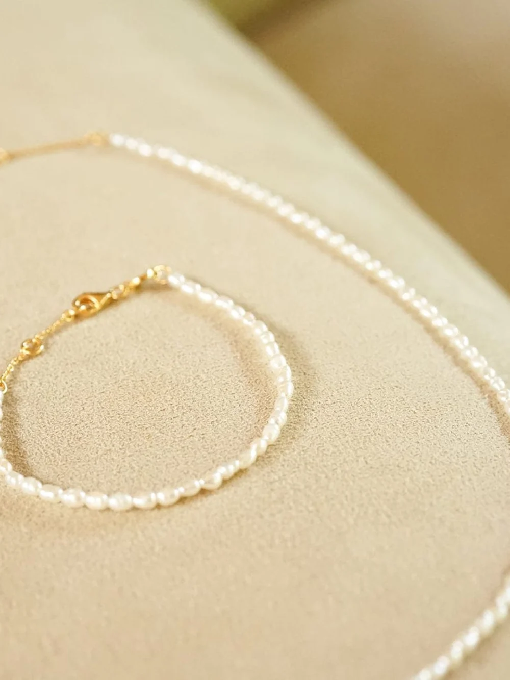 Daisy London Freshwater Seed Pearl Bracelet 18ct Gold Plate, view 3
