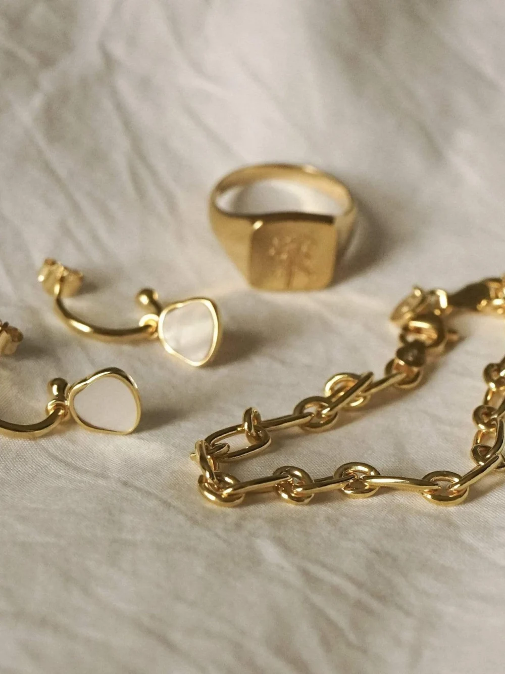 Daisy London Linked Chain Bracelet 18ct Gold Plate, view 3