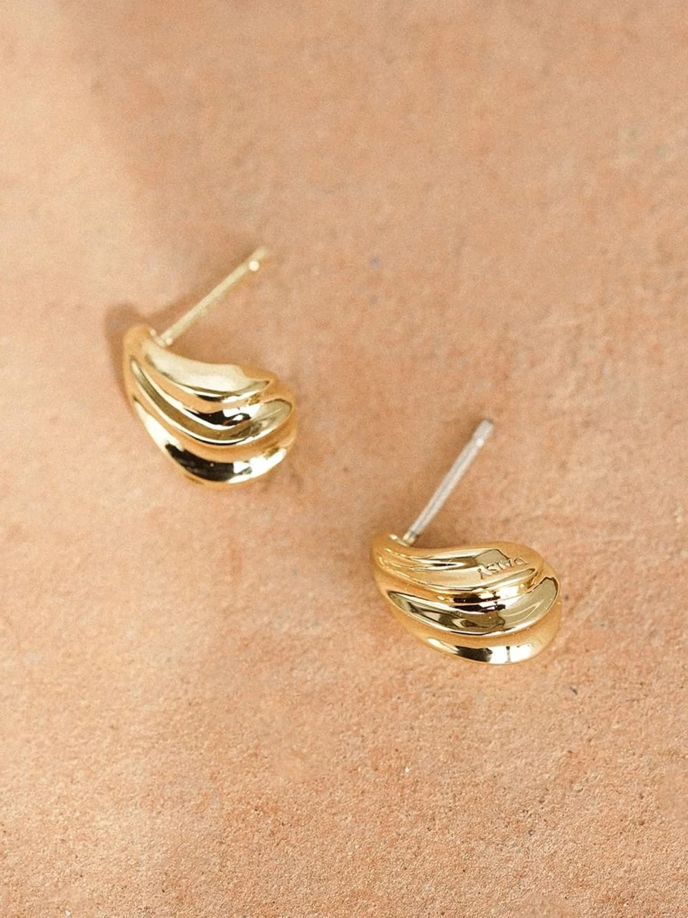 Daisy London Mini Wave Stud Earrings 18ct Gold Plate, view 3