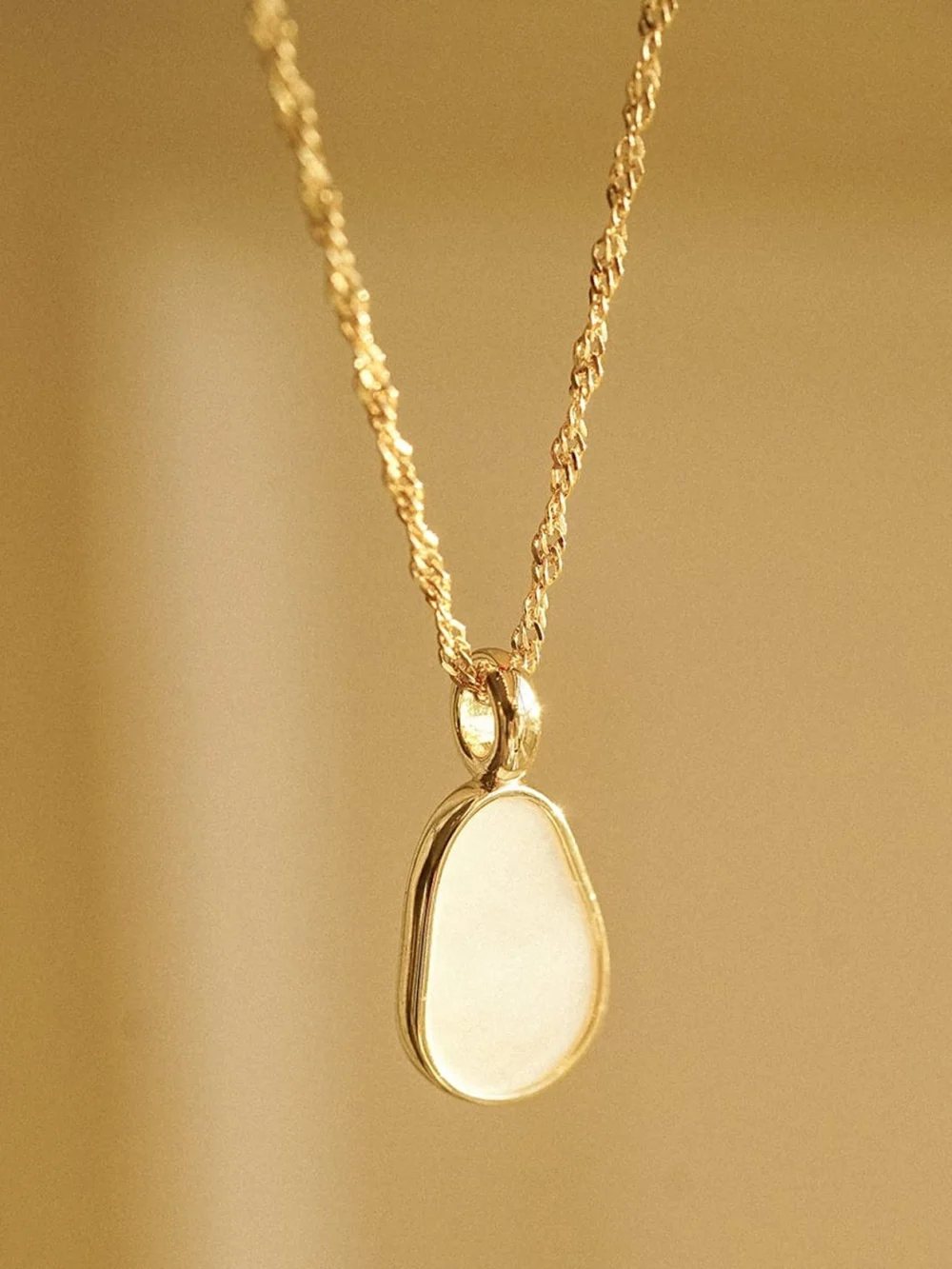 Daisy London Mother of Pearl Necklace 18ct Gold Plate, view 3