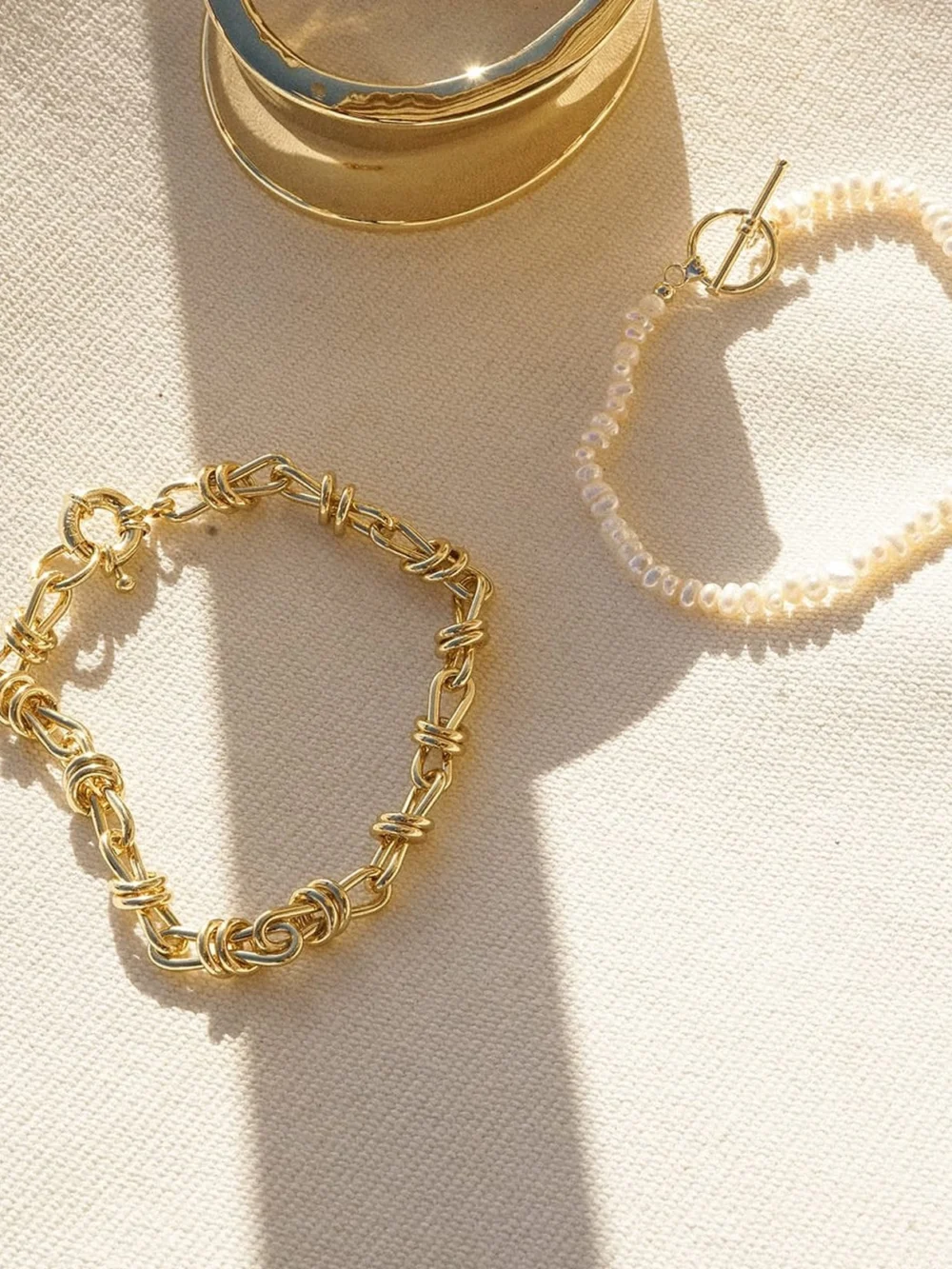 Daisy London Polly Knot Chain and Beach Pearl Bracelet Set 18ct Gold Plate, view 3