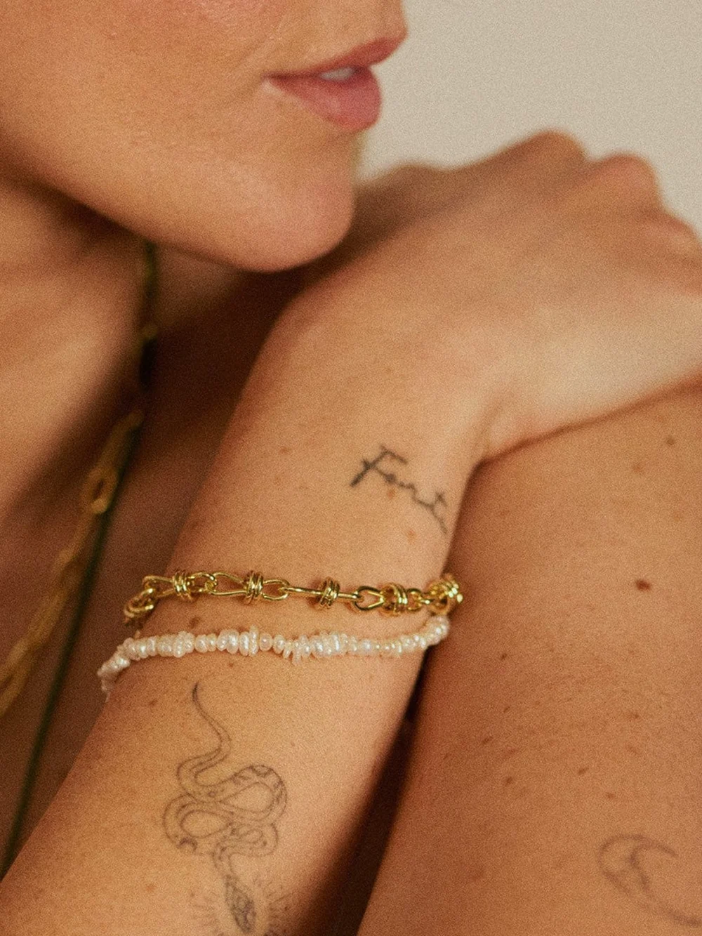 Daisy London Polly Knot Chain Bracelet 18ct Gold Plate, view 2