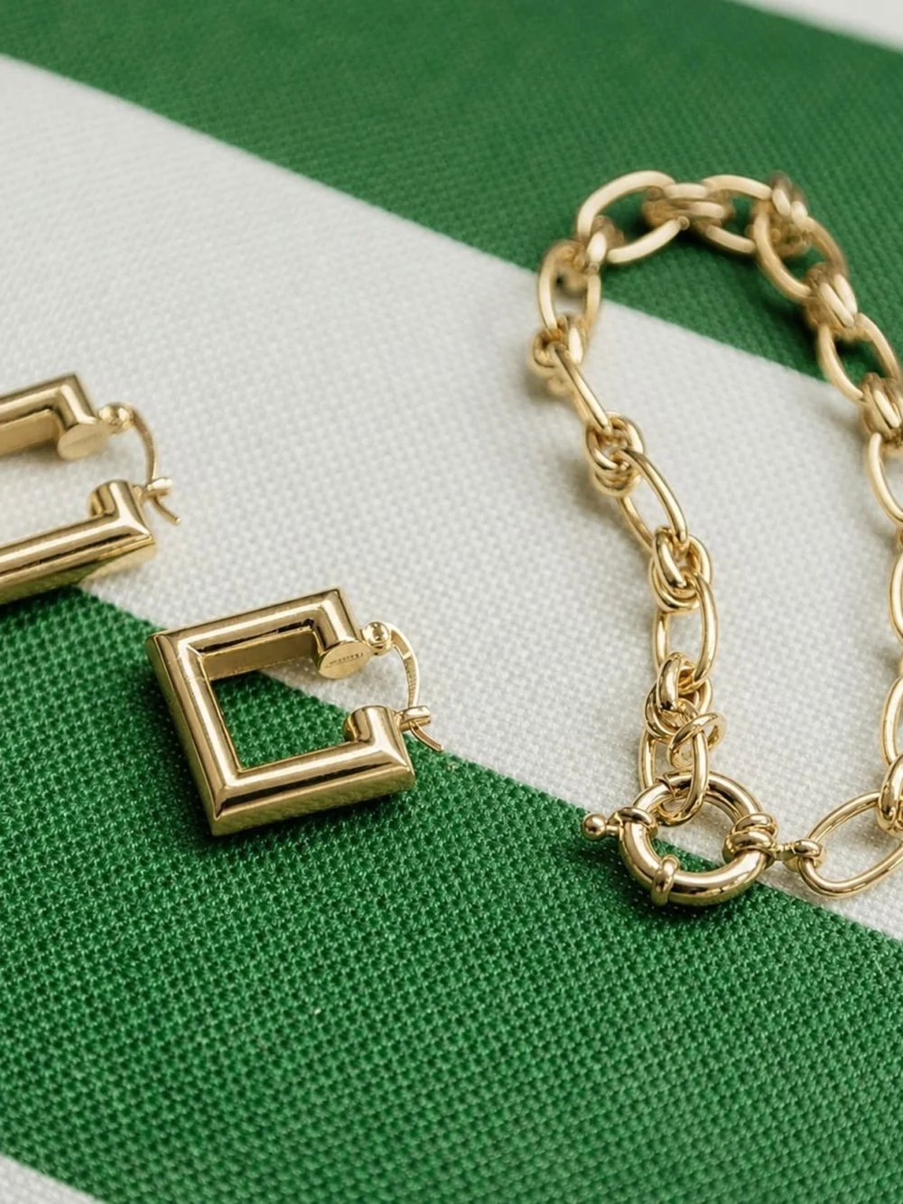 Daisy London Polly Vintage Link Chain Bracelet 18ct Gold Plate, view 3