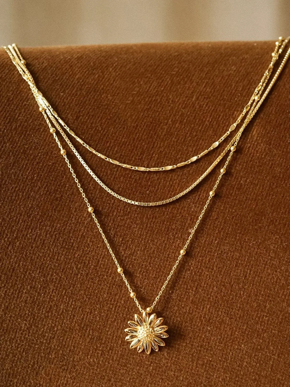 Daisy London Small English Daisy Necklace 18ct Gold Plate, view 5