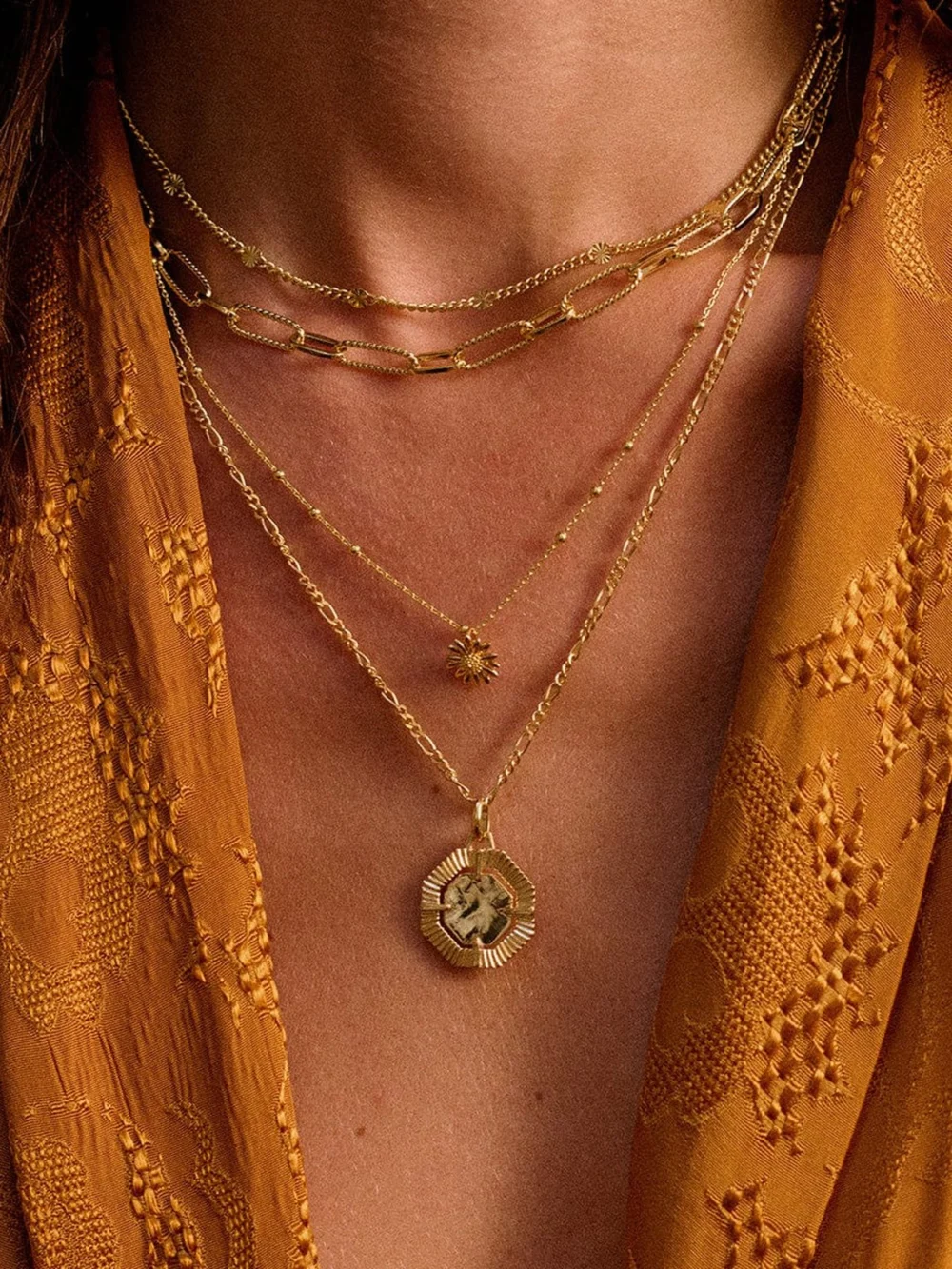 Daisy London Small English Daisy Necklace 18ct Gold Plate, view 6
