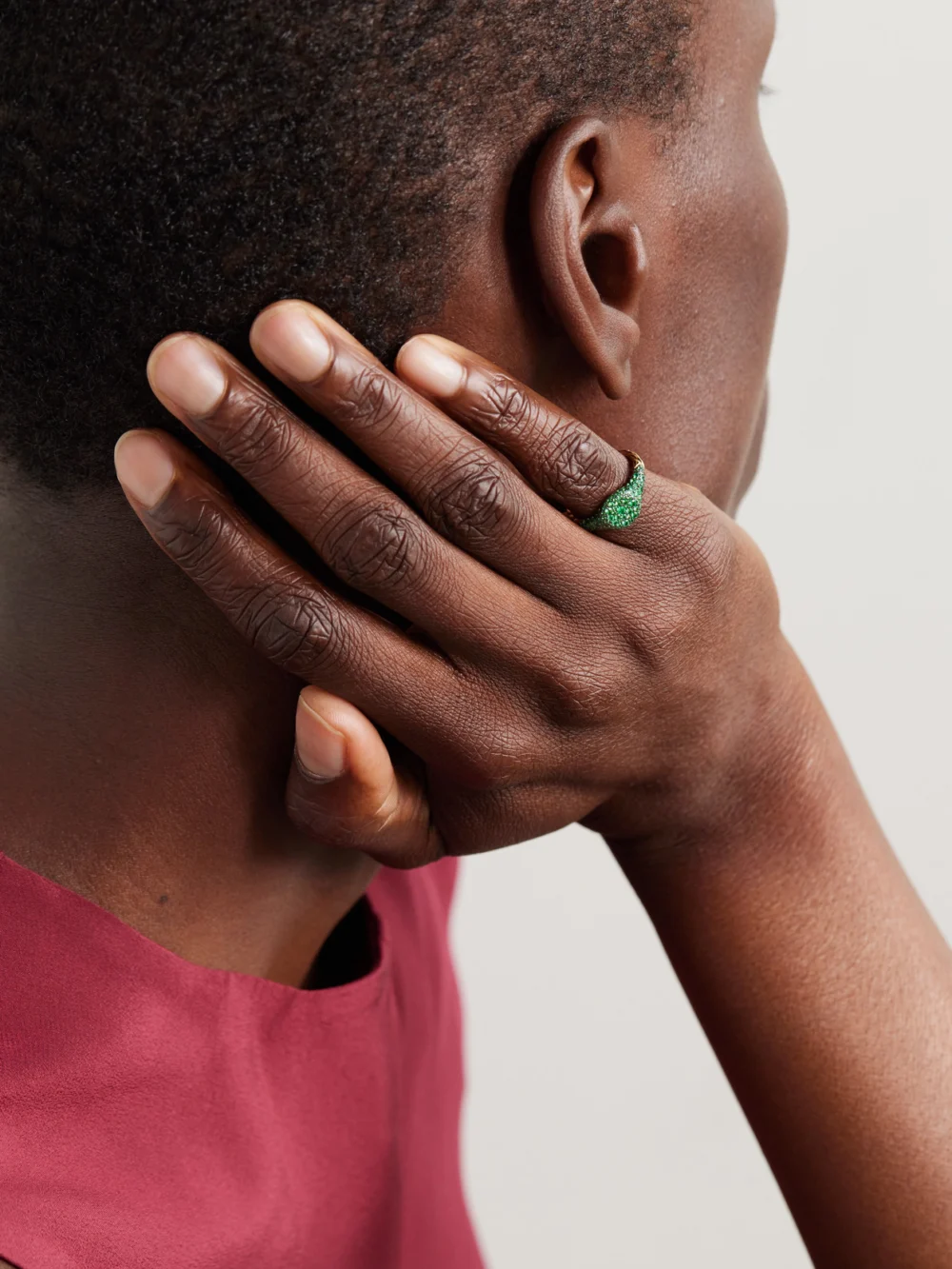 David Yurman 18-karat Gold Emerald Pinky Ring, styled view