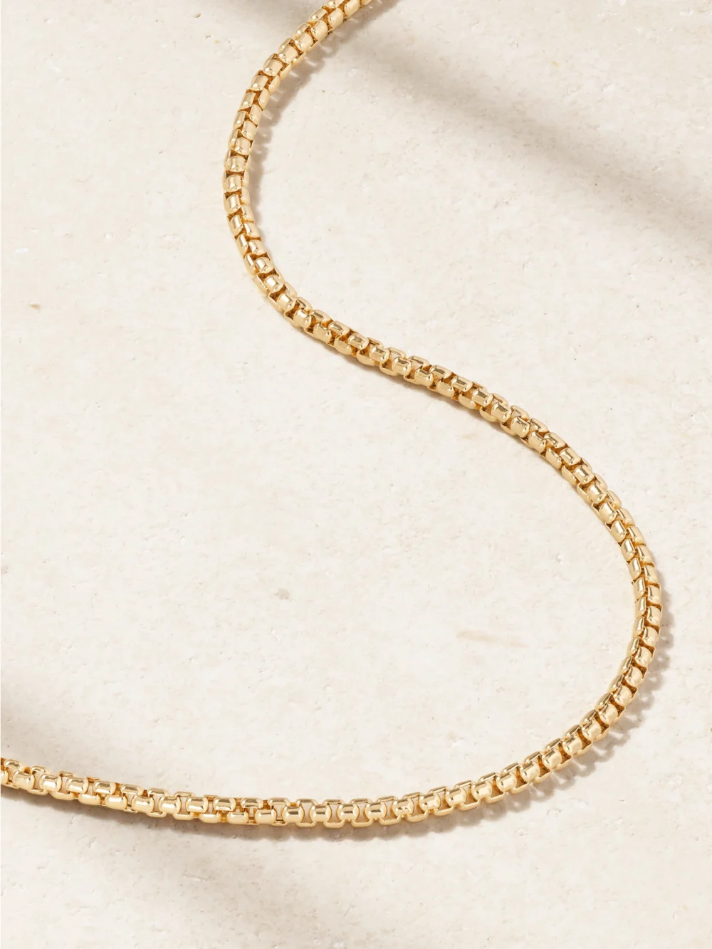 Close-up detail of the David Yurman Box Chain 18-karat Gold Necklace