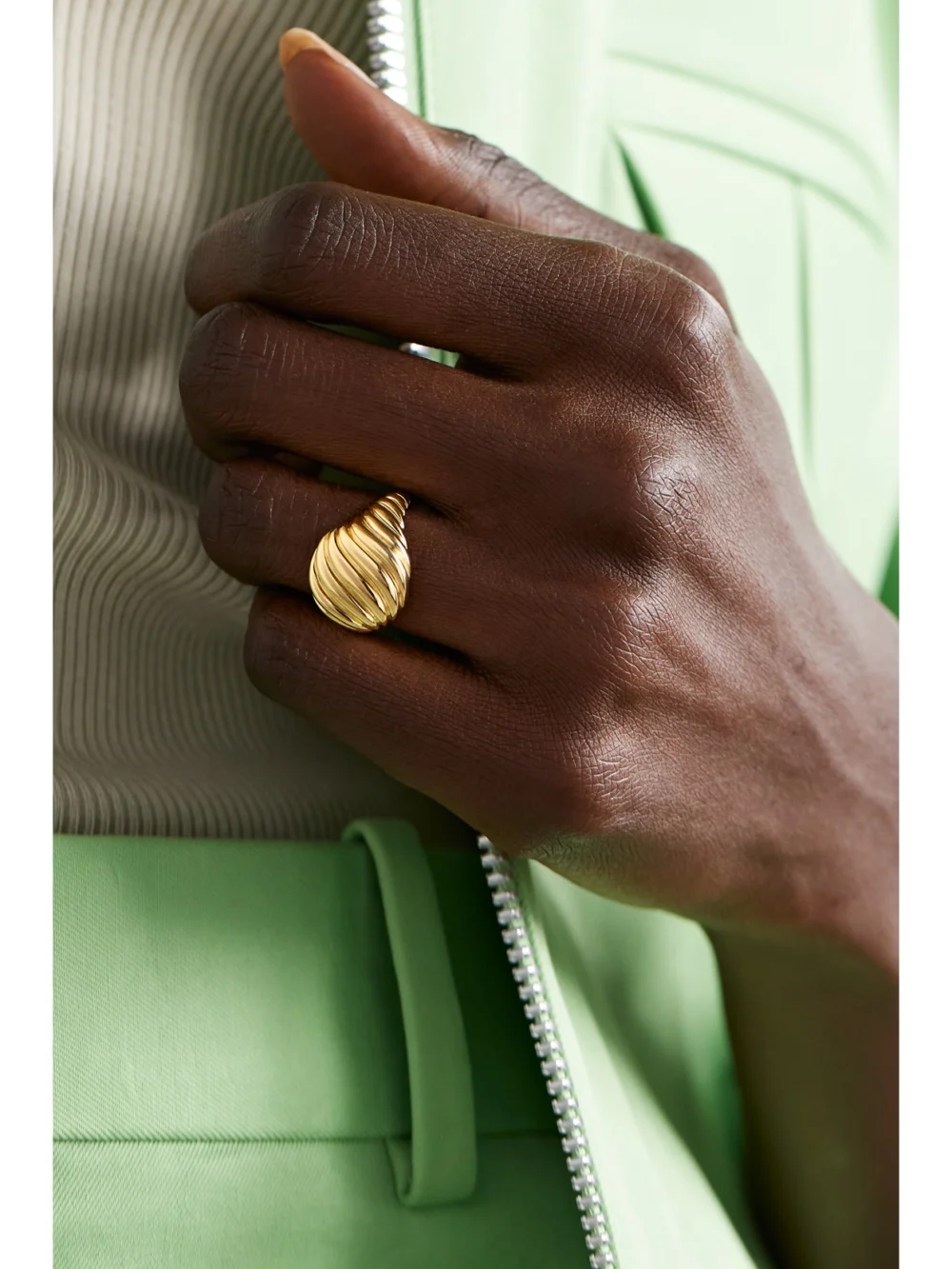 David Yurman Cable 18-karat Gold Signet Ring, styled view