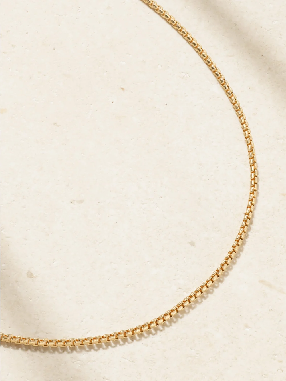 Close-up detail of the David Yurman Hollow Box Chain 18-karat Gold Necklace