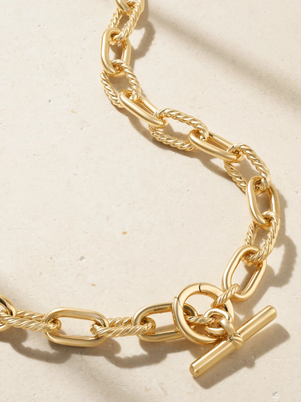 Close-up detail of the David Yurman Madison 18-karat Gold Necklace